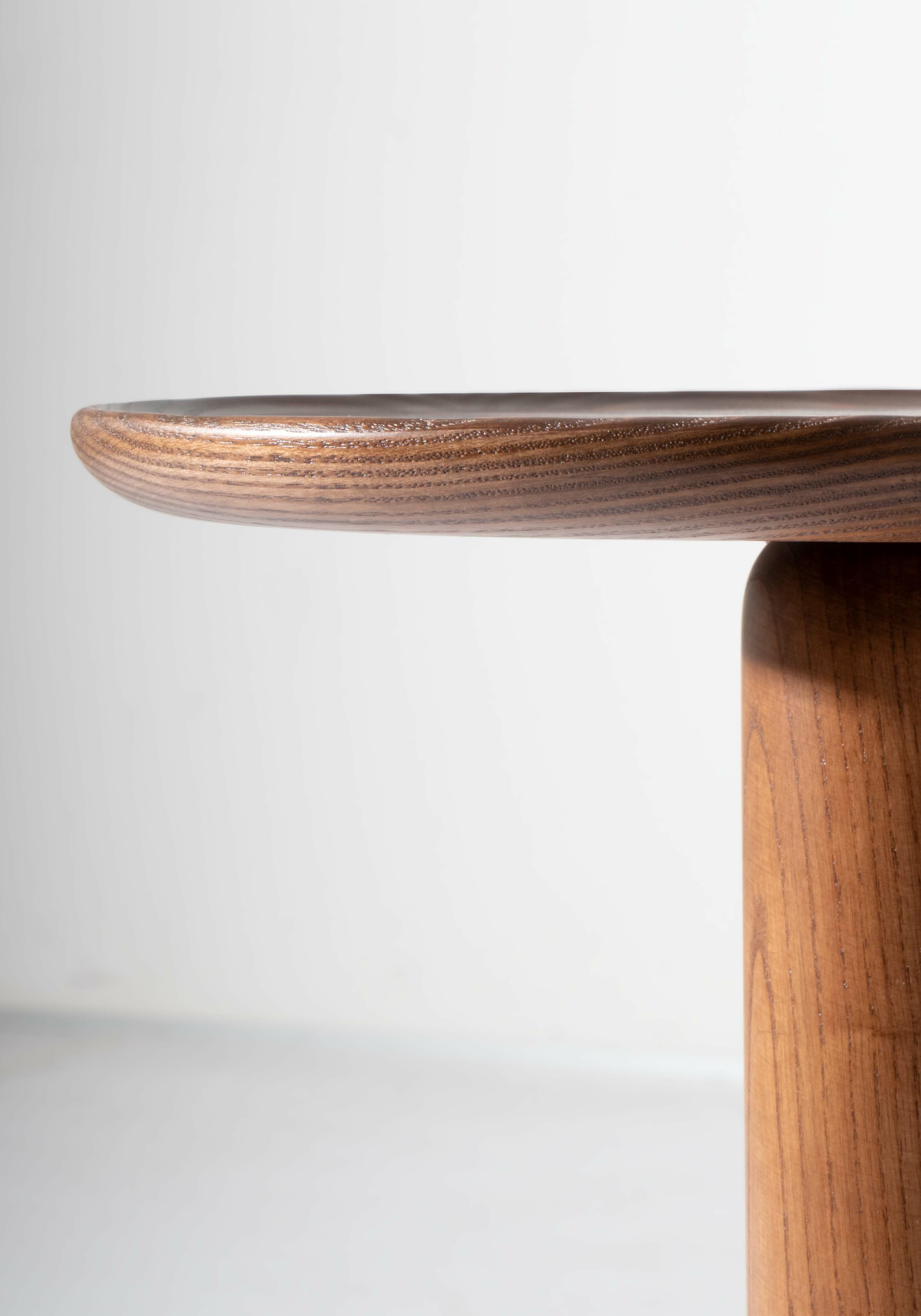 Dowel Side Table Walnut Detail e