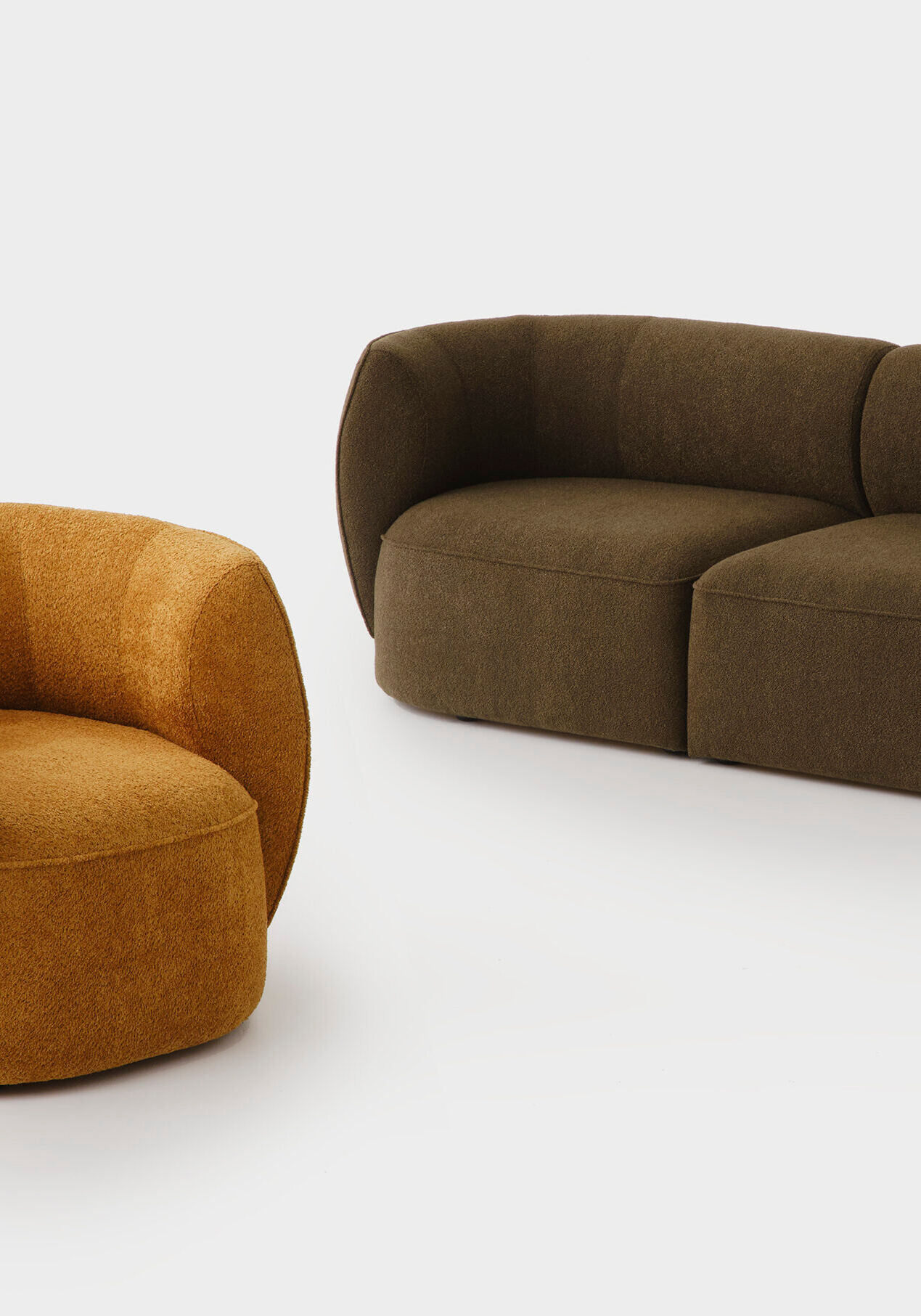 Curio Setting Lounge Chair  Seater e